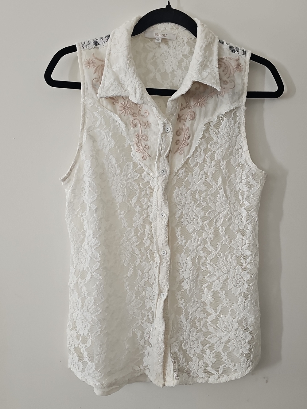 Miss Me Sleeveless Button Up Lace Embroidered Top Cream Blush Beaded Medium